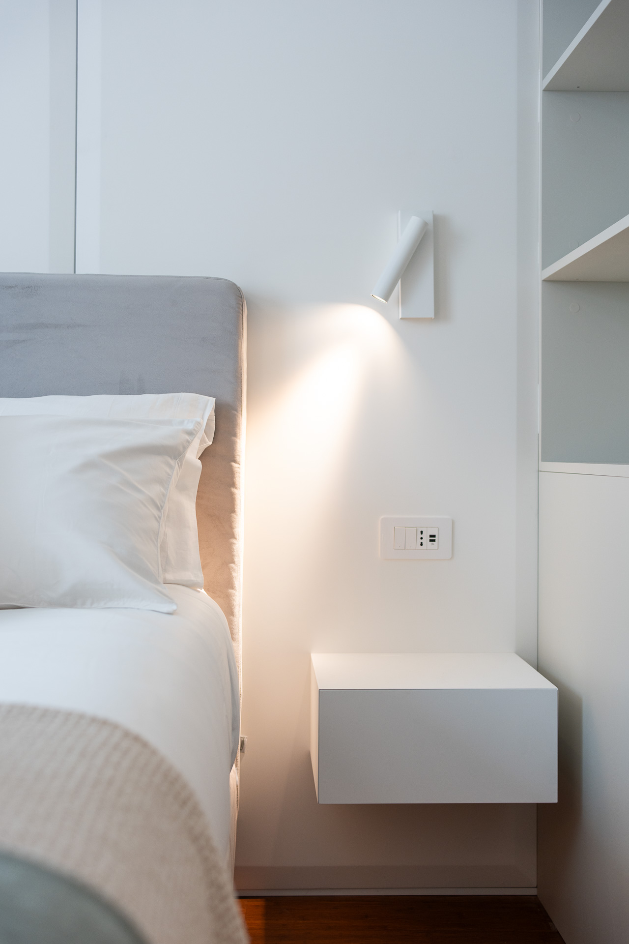 _nf-LeisureDomus_65_M2_Letto dettaglio comodino.jpg