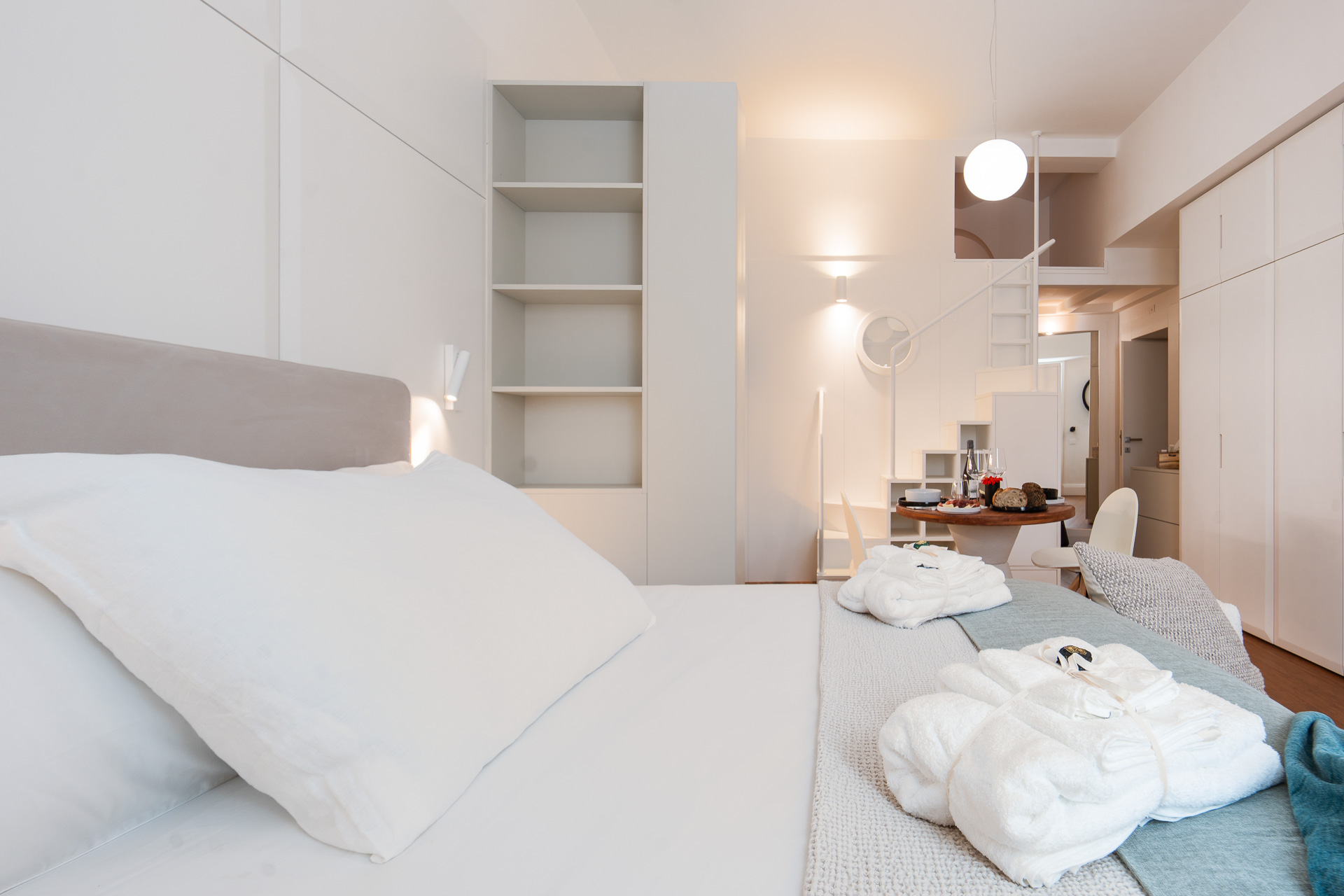 _nf-LeisureDomus_68_M2_Letto con vista ingresso.jpg